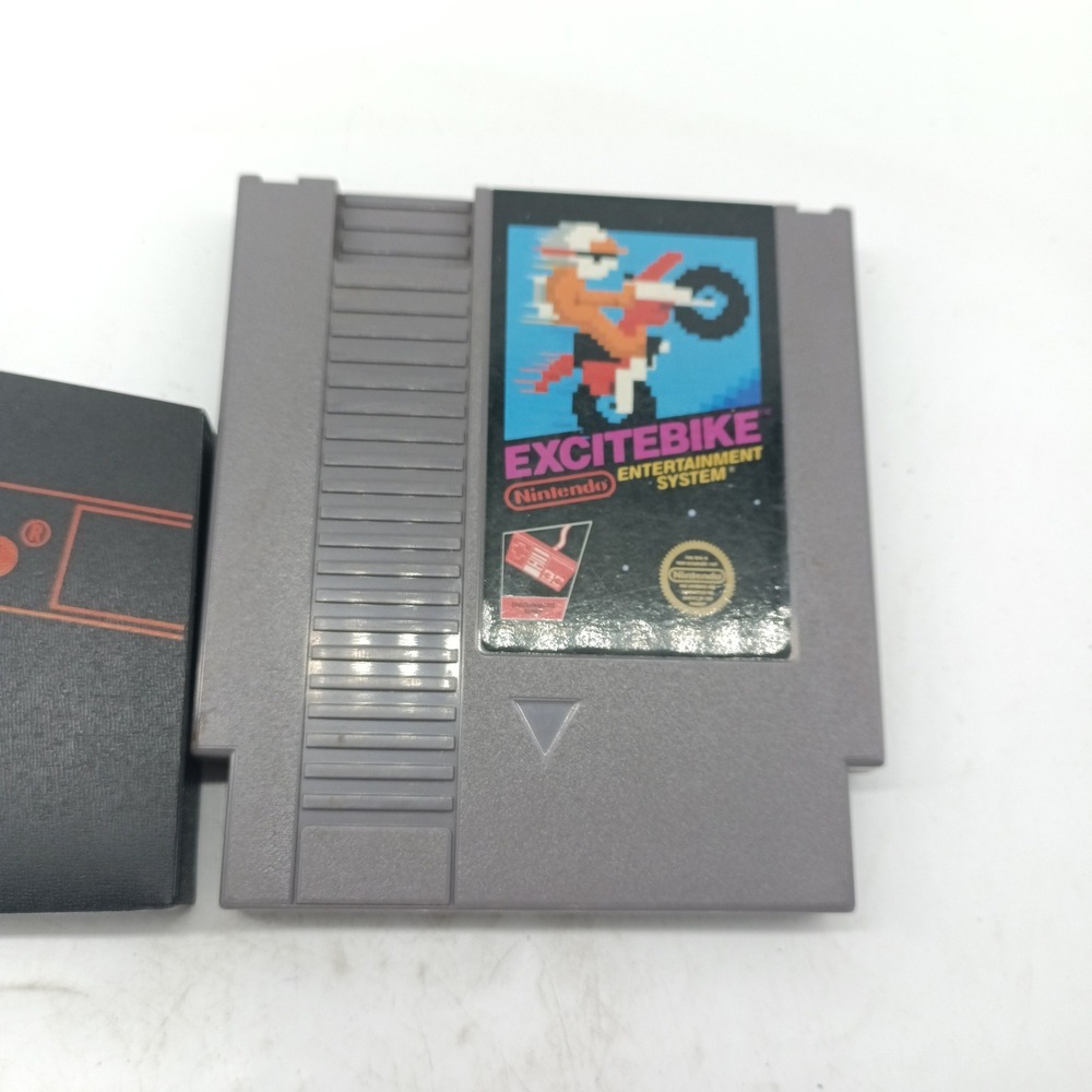 Nintendo Excitebike NES Video Game Cartridge with Dust Sleeve REV-A Japan